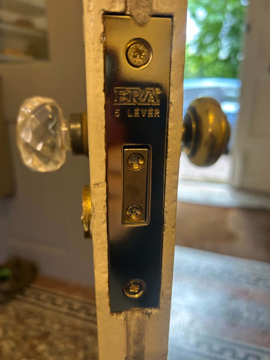 New ERA 5-lever mortice lock neatly fitted in a wooden door